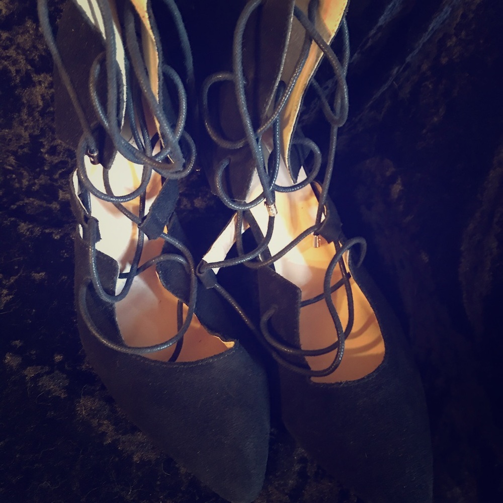 Mark brand tie up heels size 9 nwt